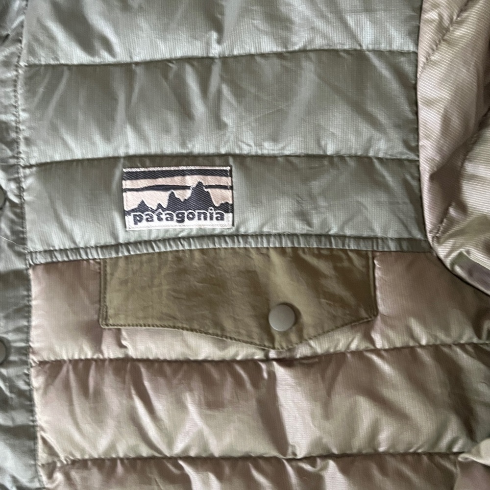 Patagonia sweater size small never warm, without tags